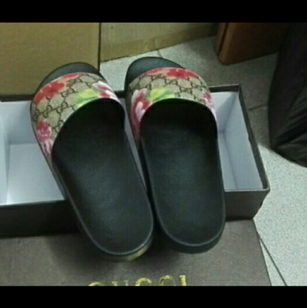 Gucci slides